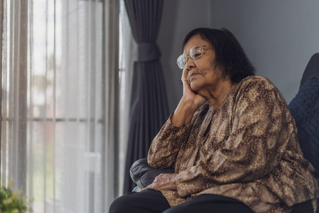 8 Signs Your Aging Parent May Be Feeling Lonely at Home